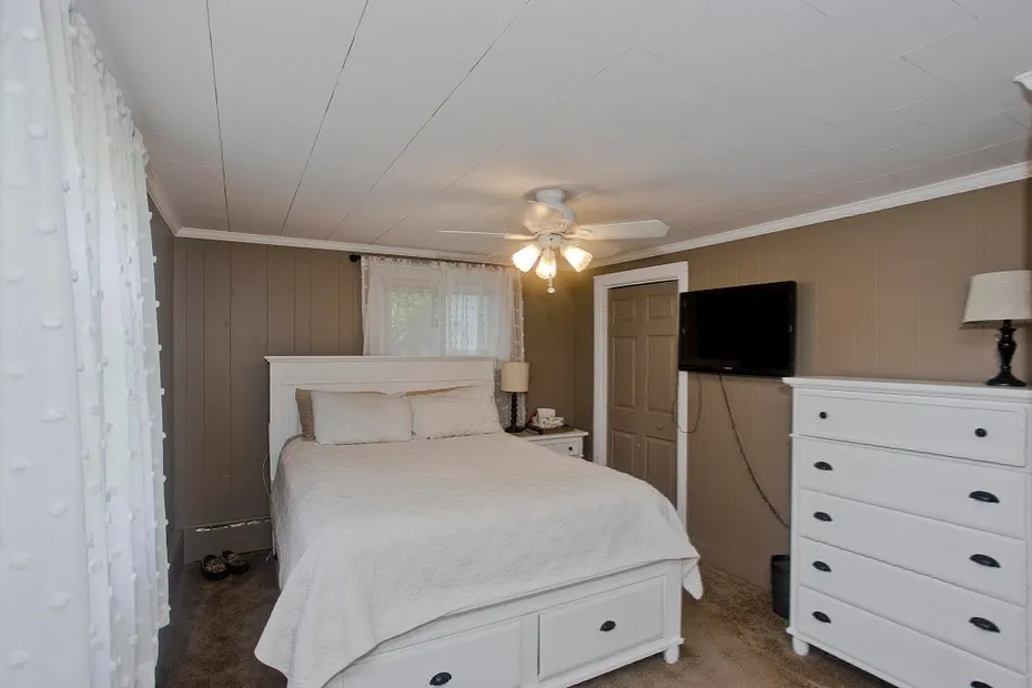 35 Pinehurst St Photo 16