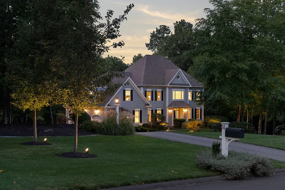 14 Highwood Crossing Photo 1