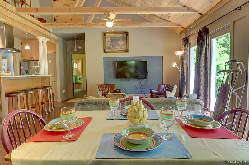 18 Stagecoach Lane Photo 15