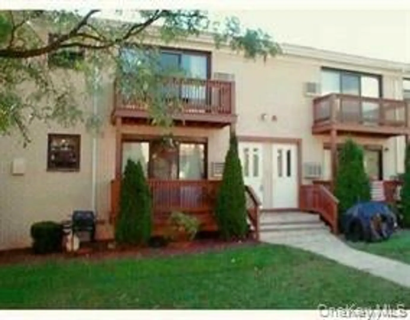 284 Sneden Place W #284 Photo 1