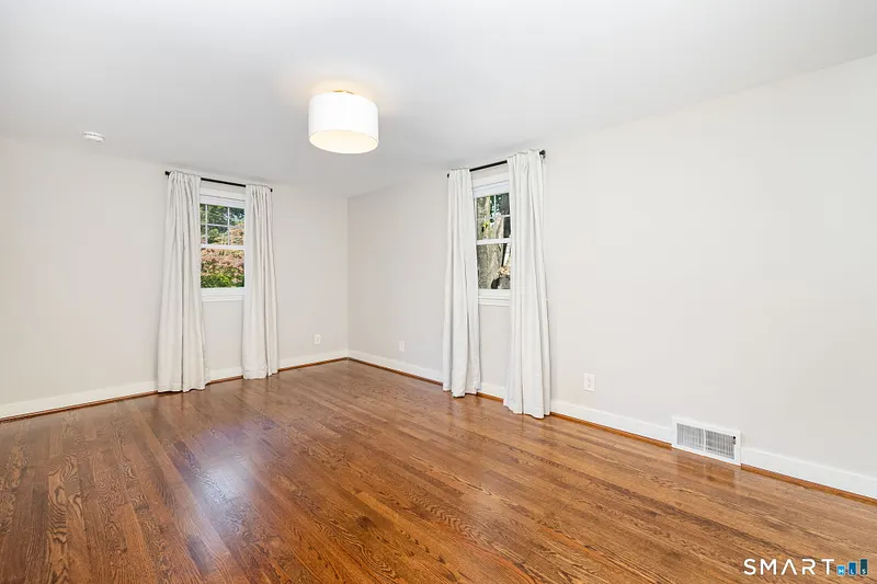 170 Brunswick Avenue Photo 30