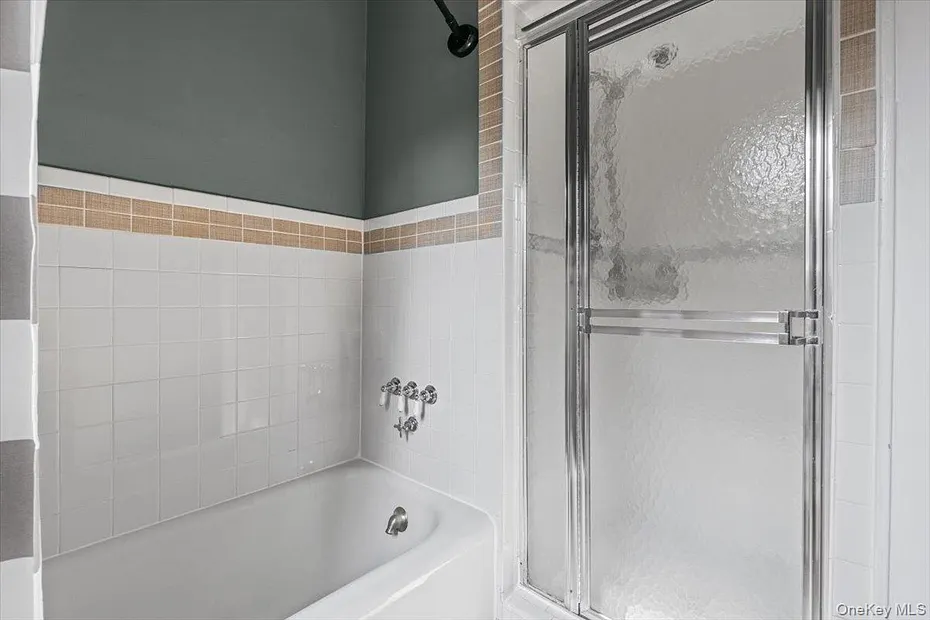 38 Fenimore Drive Photo 23