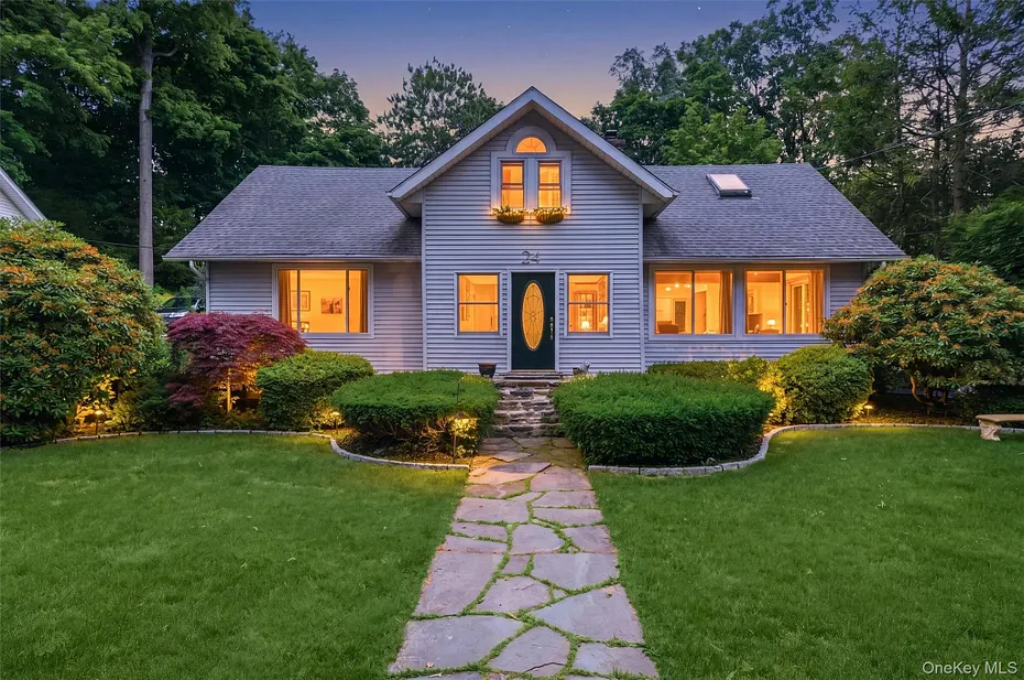 24 Tamarack Road Photo 1