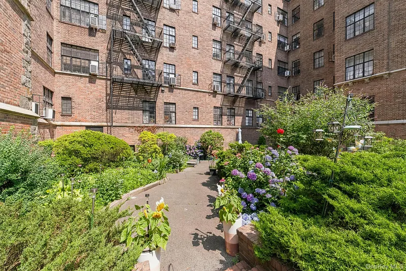 2 Westchester Avenue  #4N Photo 23
