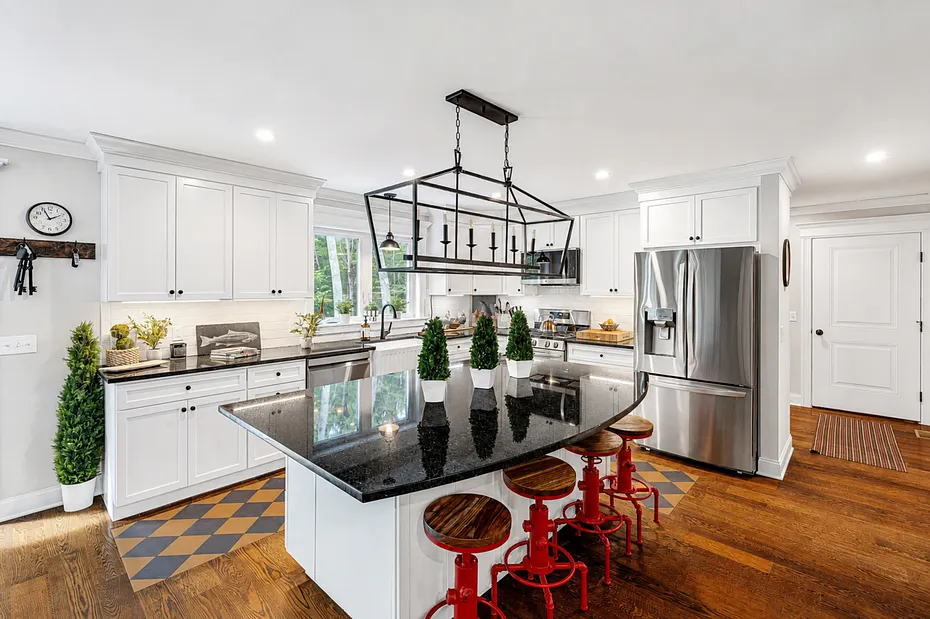 151 Alger Road Photo 9
