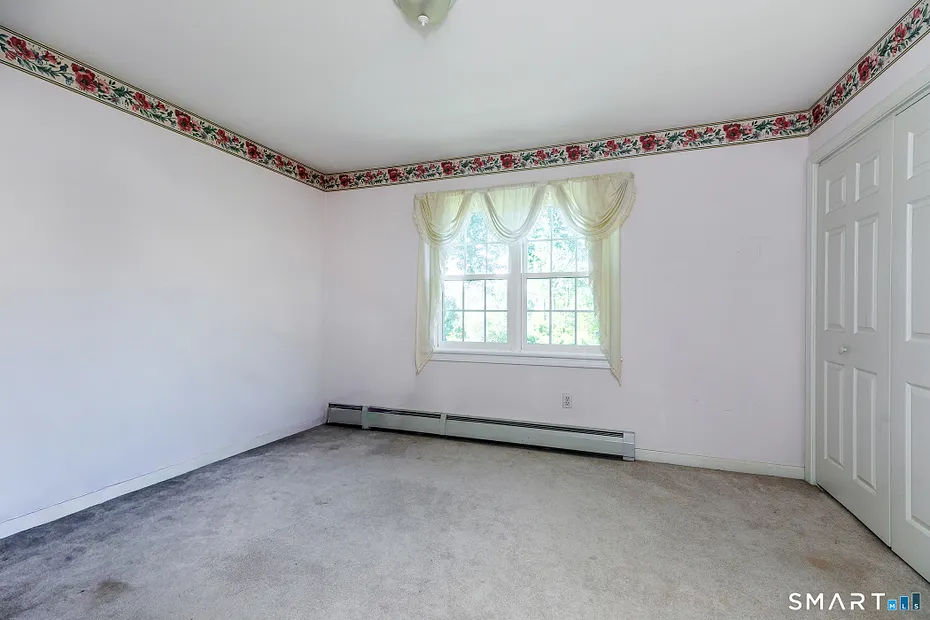 240 Beach Street Photo 17
