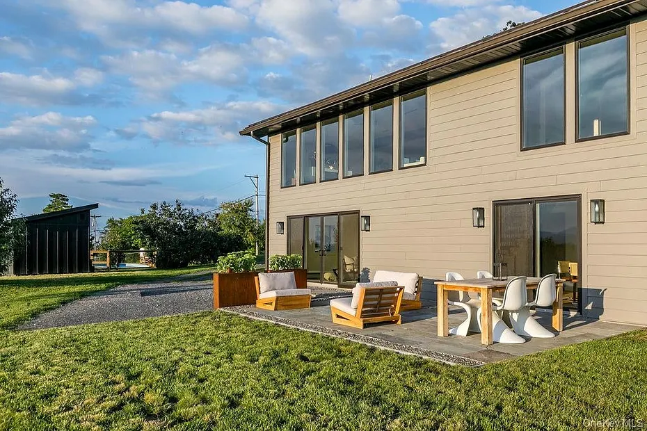 180 Hilltop Road Photo 44