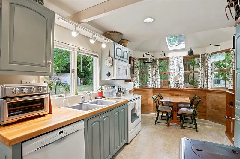 362 Abbott Run Valley Road Photo 11
