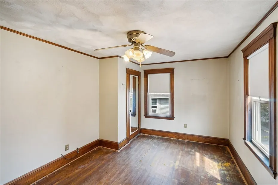 64 Bates Ave Photo 9