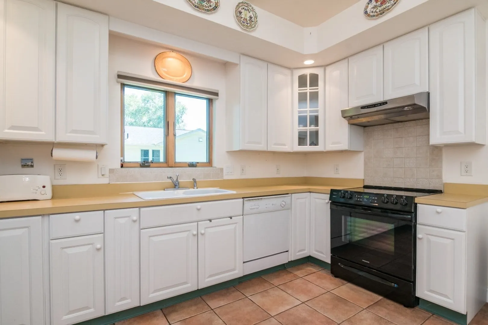 62 Fairview Ave Photo 11