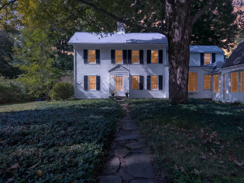 9 Ingham Hill Road Photo 40