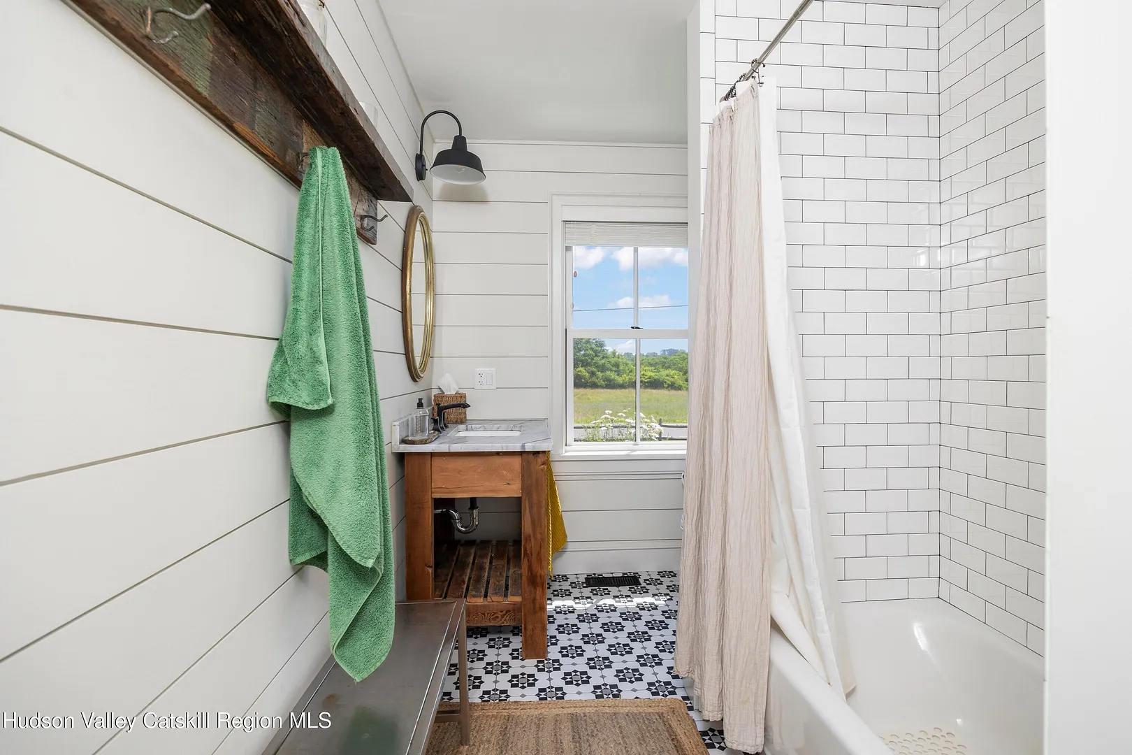 476 South Road Photo 21