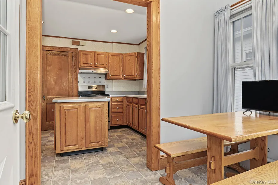 1118 Hudson Avenue Photo 11