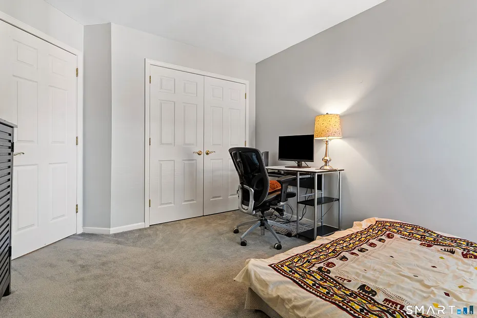 40 Lexington Way North Photo 22