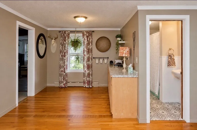 35 Pinehurst St Photo 9