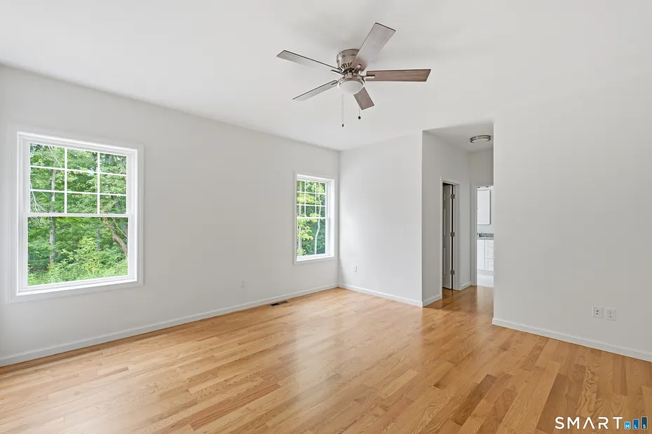 18 Spring Hill Lane Photo 17