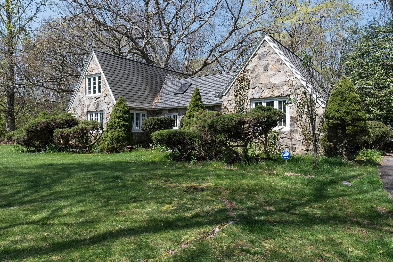 76 Lyons Plain Road Photo 1
