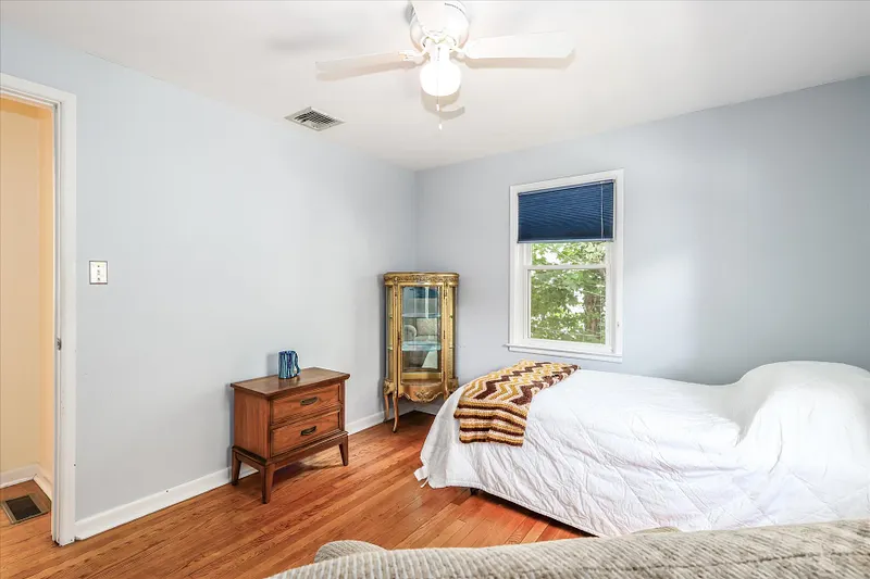 86 Crown Street Photo 18