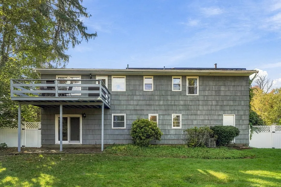 7 Frost Lane Photo 24