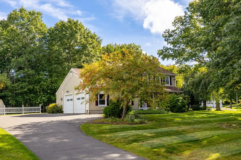 20 Alcott Road Photo 3