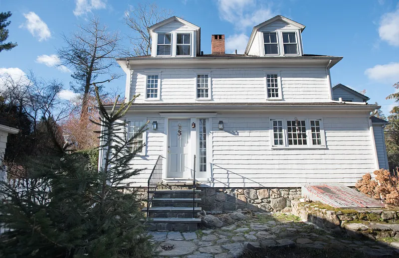 1709 Newfield Avenue Photo 2