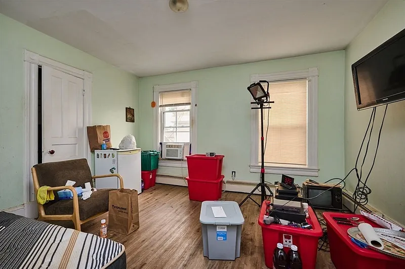 135 School St Photo 16