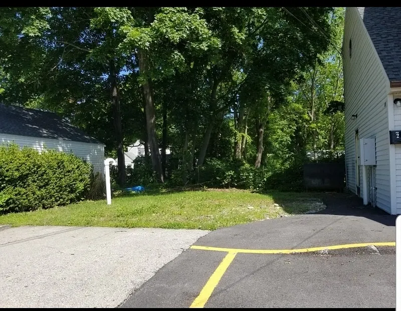 2 Fairlawn Ave #2 Photo 17