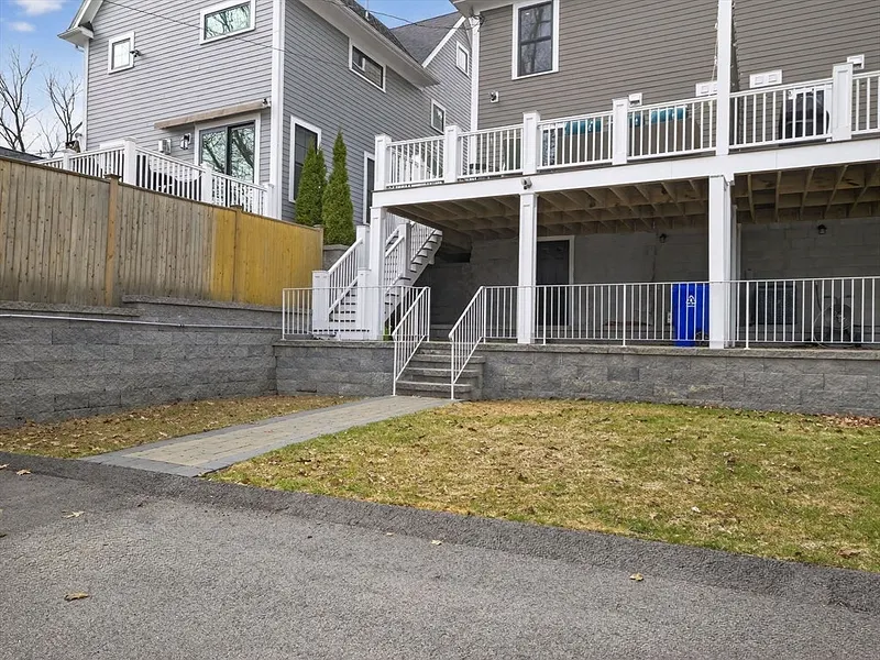 49-51 Brown Ave #49 Photo 21