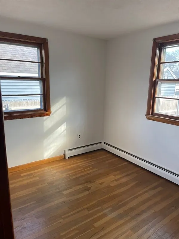 32 Mason Ave Photo 11