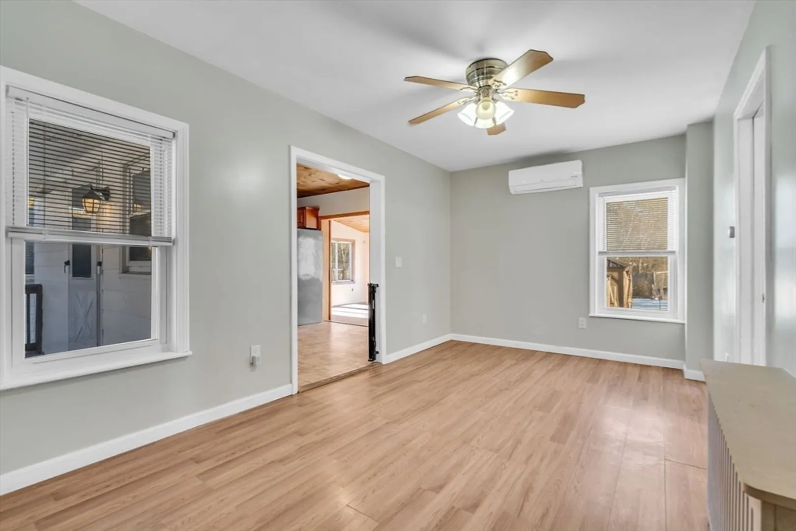 34 Pleasant St Photo 13