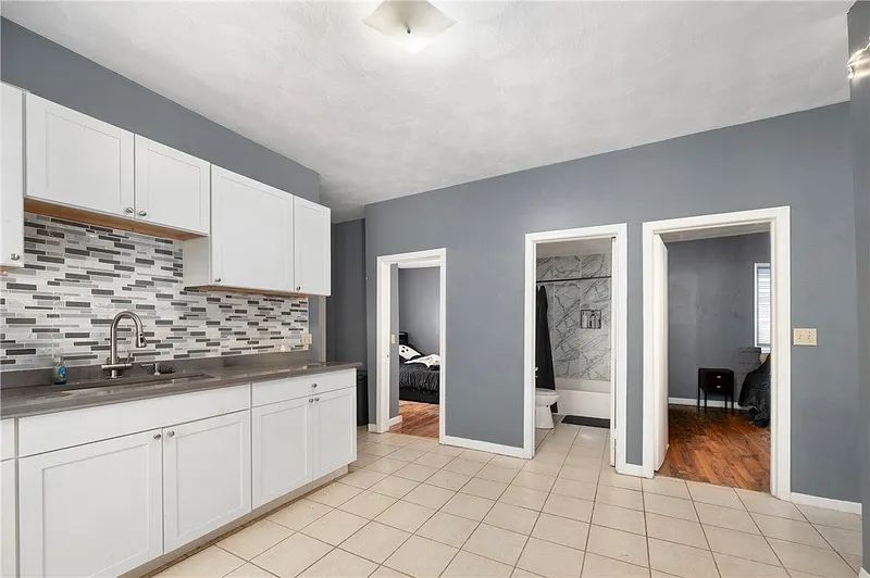 346 Douglas Avenue Photo 13