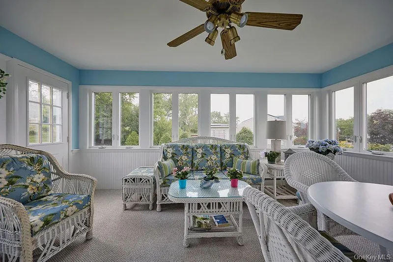8 Carroll Drive Photo 23