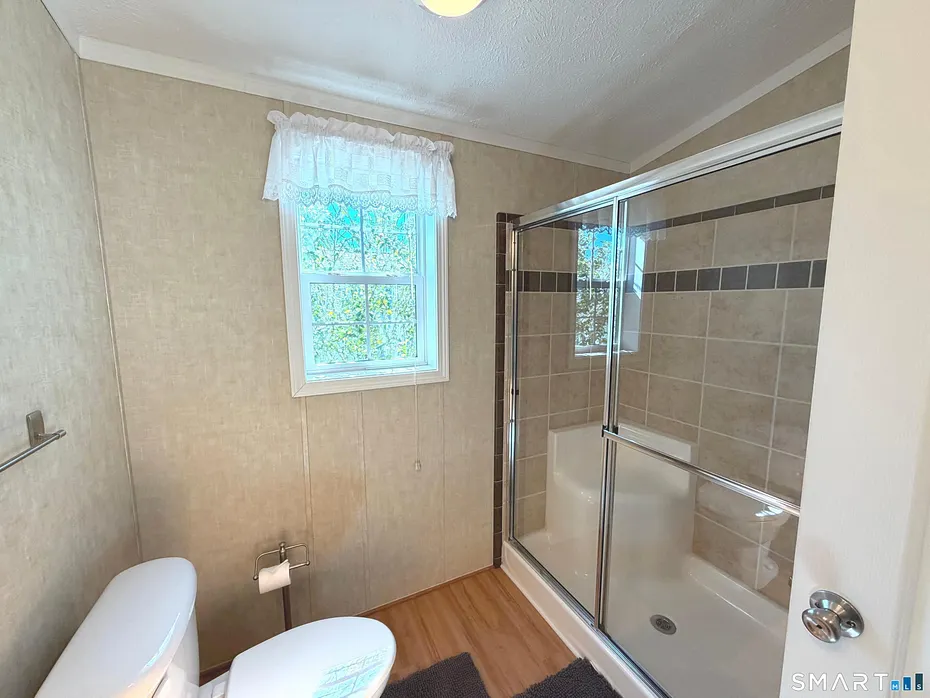50 Linden Avenue North Photo 13