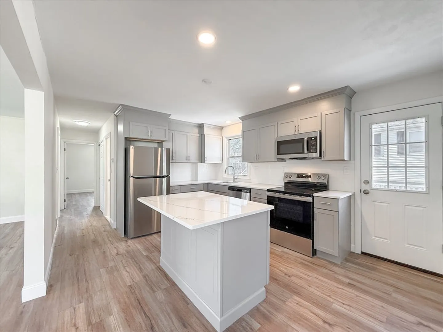 31 Millard Ave Photo 8