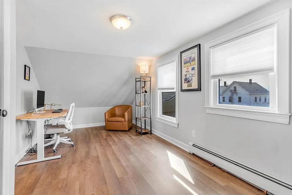 70 Pine St Photo 16