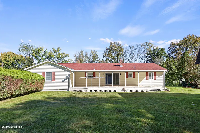 64 Devonshire Dr Photo 60