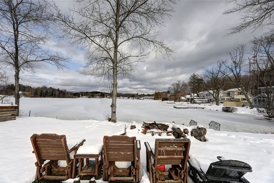 593 Lakeway Dr Photo 6