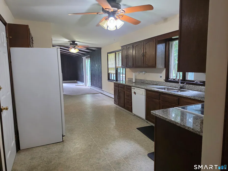 8 Squire Lane Photo 19