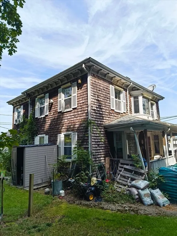 140 Main St Photo 4