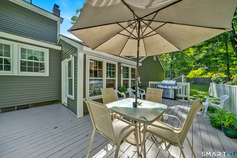 Suffield Single Family Photo 11