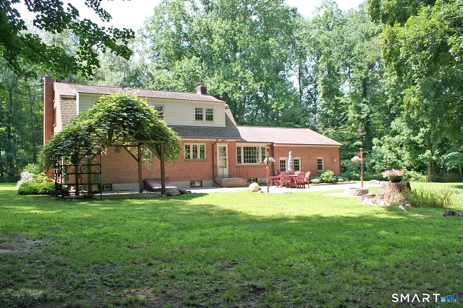 25 1/2 Edgerton Street Photo 2