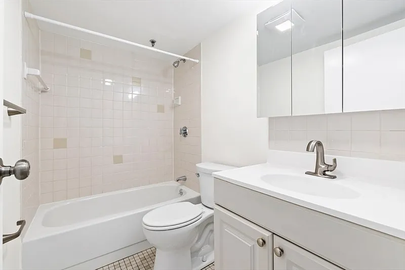275 Main St #403 Photo 18