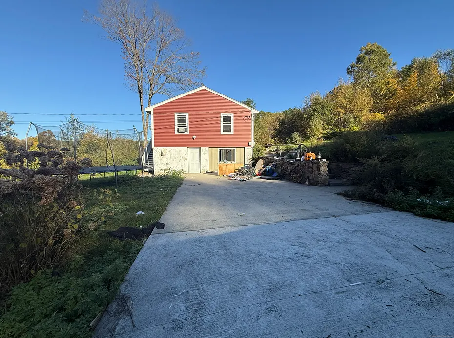 1490 Echo Lake Road Photo 2