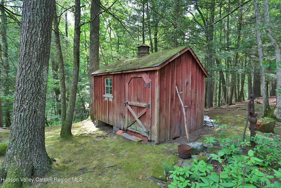 104 Dewitt Mills Road Photo 19