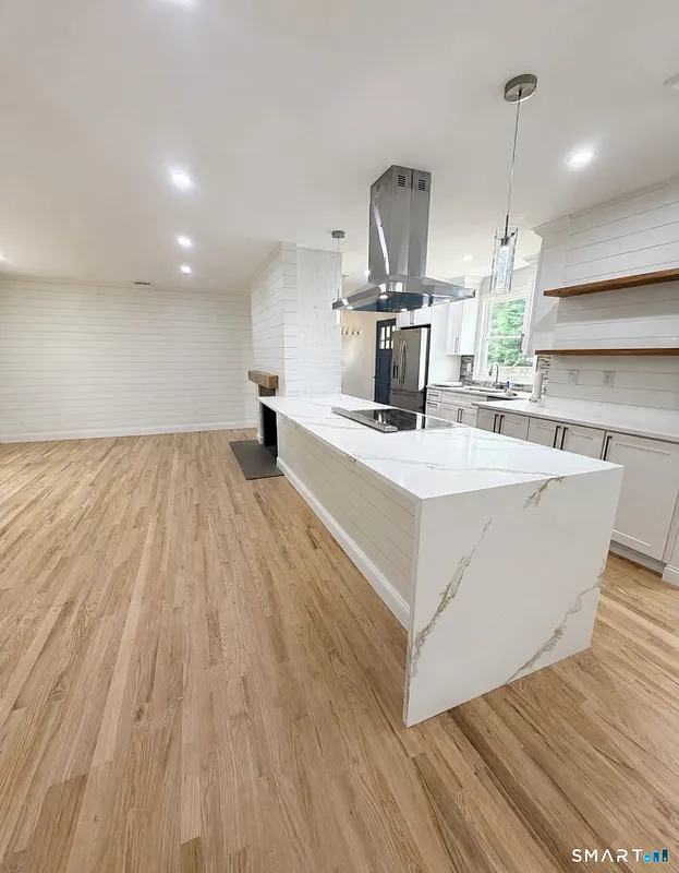 106 Glenwood Road Photo 3