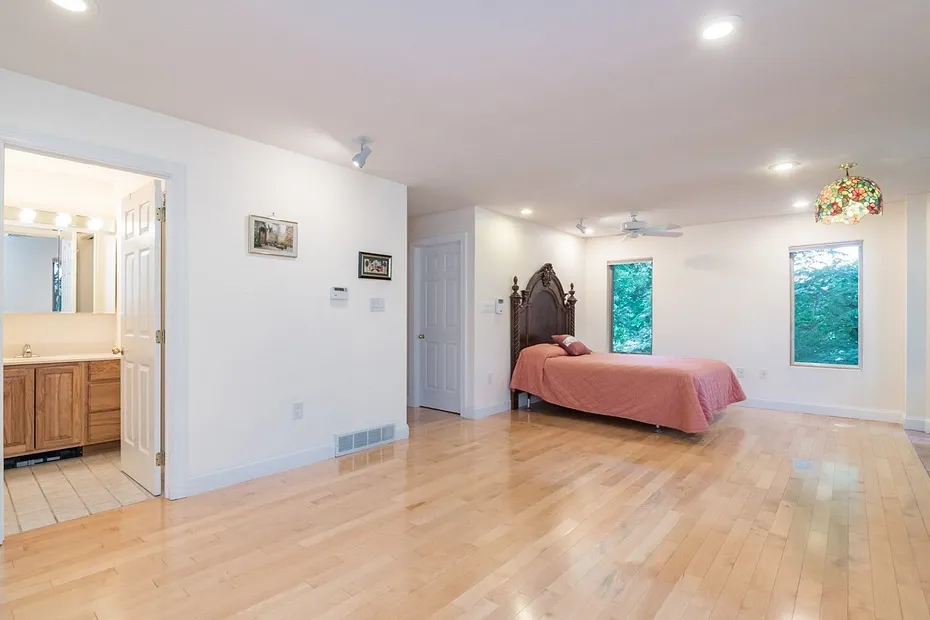 62 Fairview Ave Photo 19
