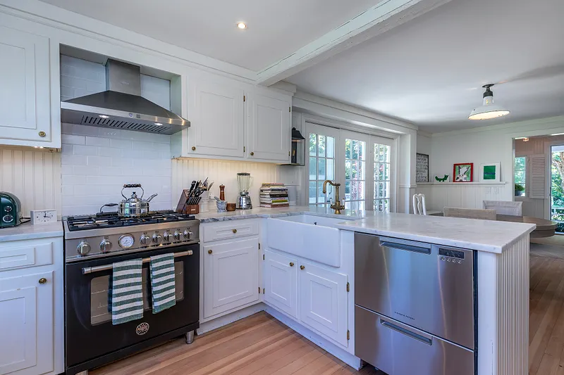 135 Wykeham Road Photo 13