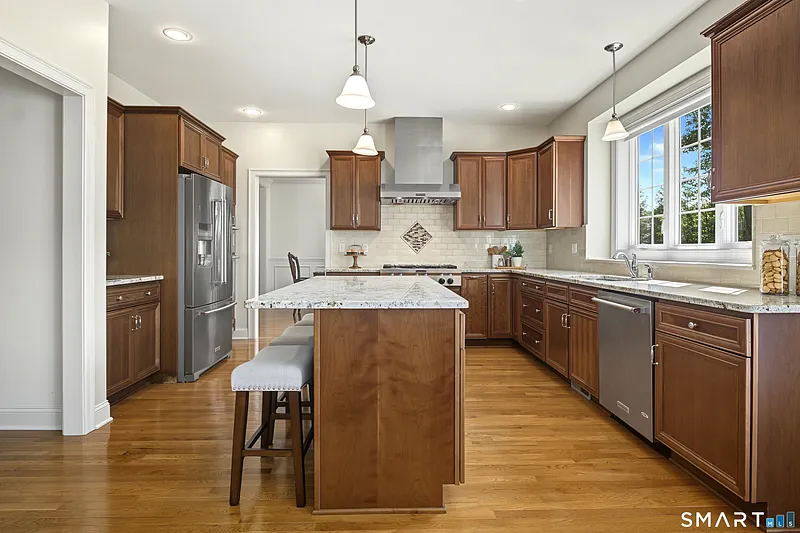 61 Lenox Road Photo 5