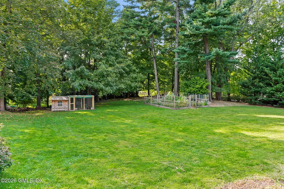 42 Bruce Park Drive Photo 4