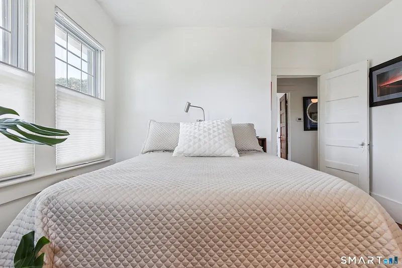 24 Warren Avenue Photo 15